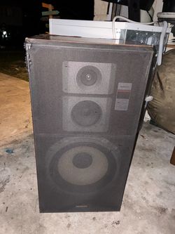 Technics 3-way floor-standing speakers