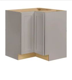 Hampton Bay
Avondale 32 in. W x 32 in. D x 34.5 in. H Ready to Assemble Plywood Shaker Lazy Susan Corner Cabinet in Dove Gray