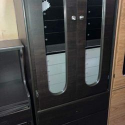 Closet With Mirror New $339