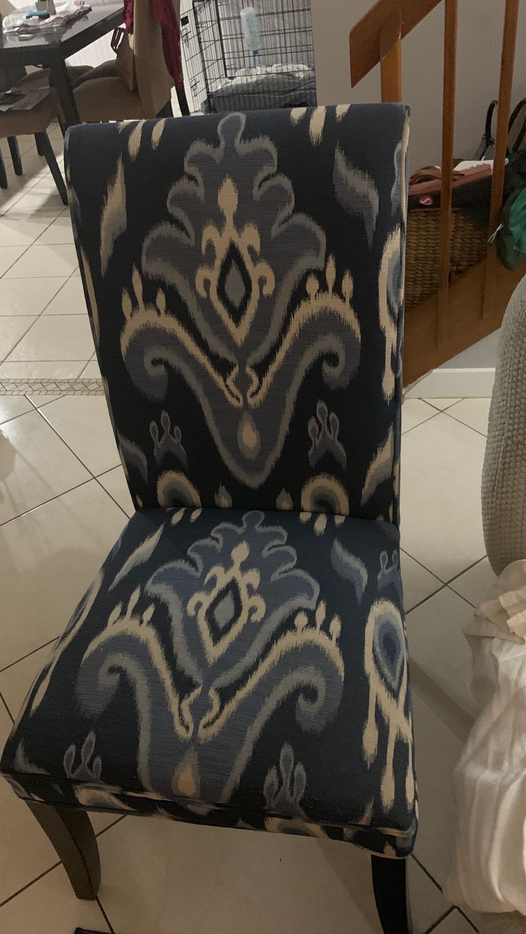 Accent chair