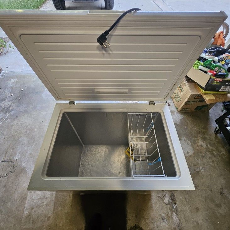 Magic Chef Freezer