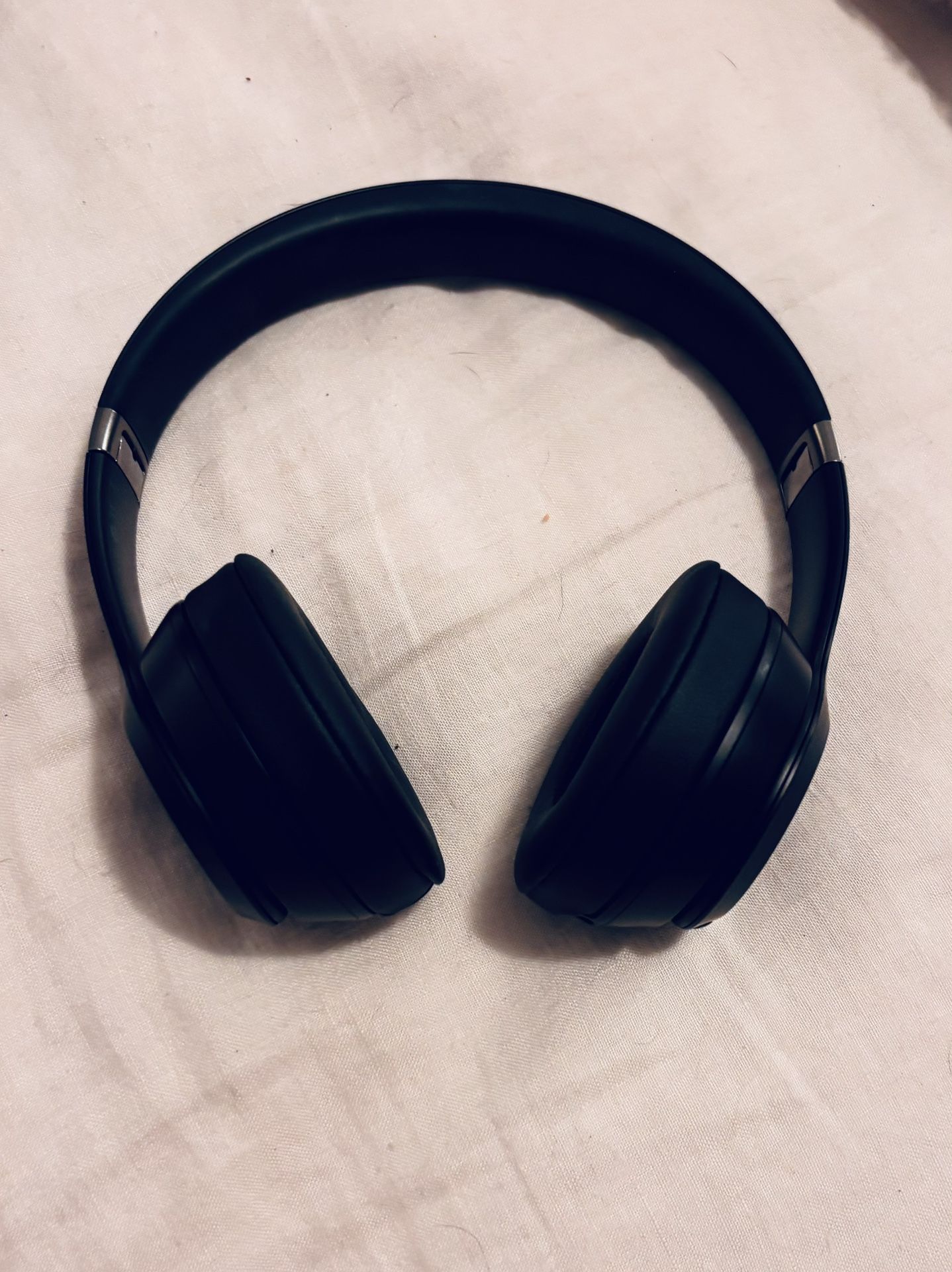 Beats Solo 4 Wireless Headphones – Matte Black – Like New ($199 Retail)