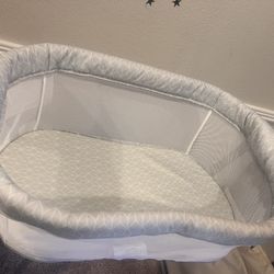 Gently Used HALO BassiNEST FLEX Sleeper