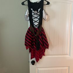Woman’s Pirate Costume 