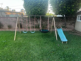 Free. Free kidz swing set
