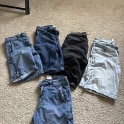 Men’s Hollister Baggy Jean Shorts Size 30