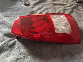 2001 Ford Focus Driver Side Tail Light