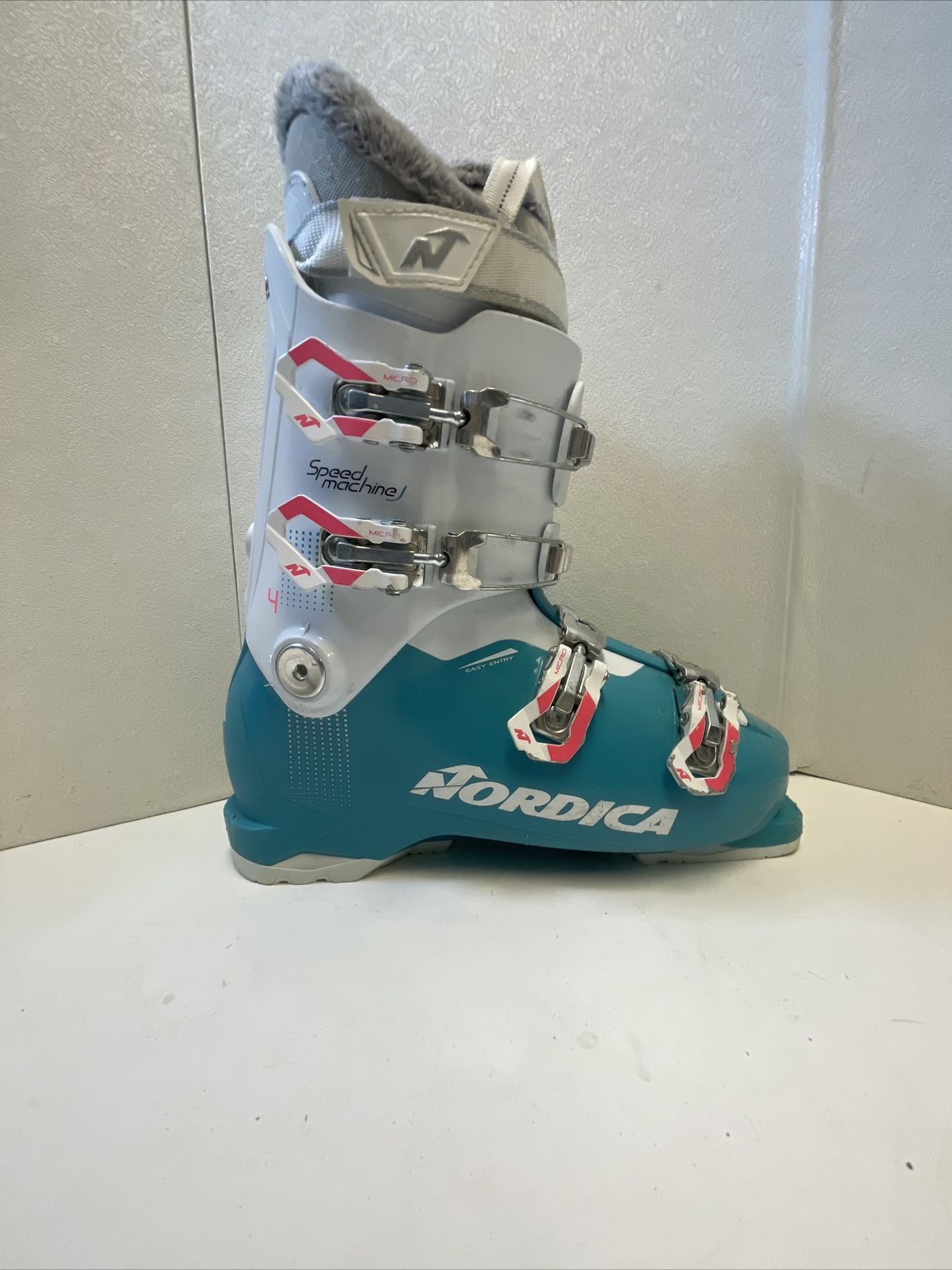 Nordica SPEEDMACHINE J 4 Ski Boots Women’s Size 26 / 26.5 - Teal Blue / White
