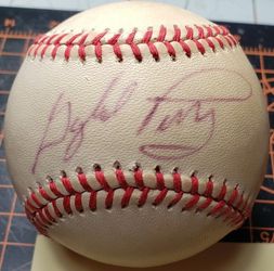 Gaylord Perry Authographed Ball - Member Of The Hall Of Fame