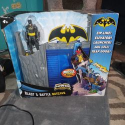 Batman Blast & Battle Batcave