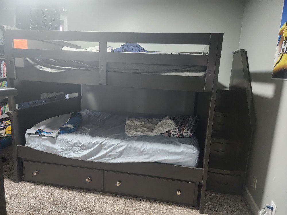 Full Over Full Bunk Bed With Trundle