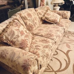 Matching Couch Set + FREE Pillows