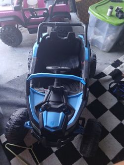Boys powerwheel