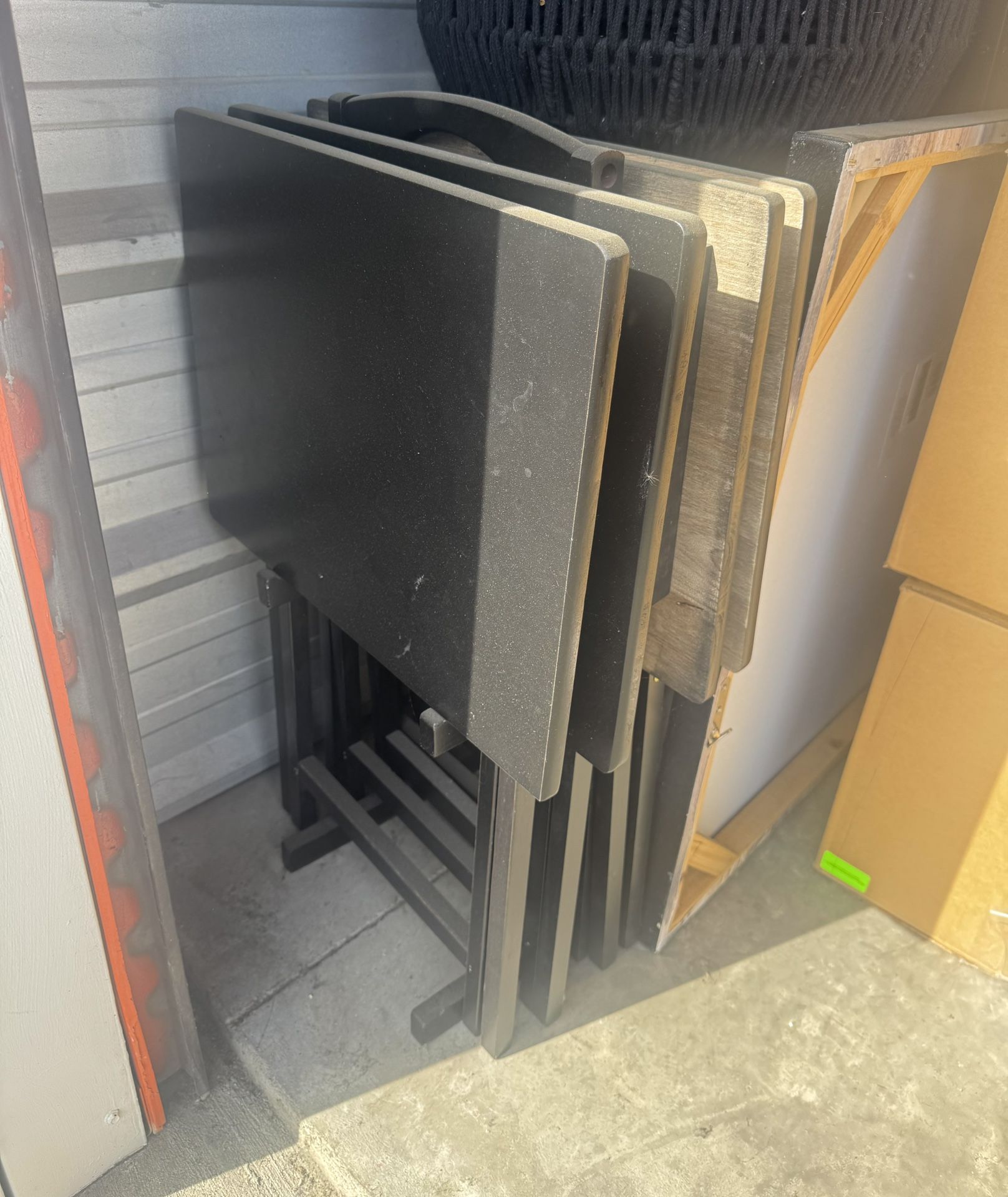 Set Of 4 Tv Trays With Stand