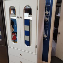 Wardrobe with mirror
