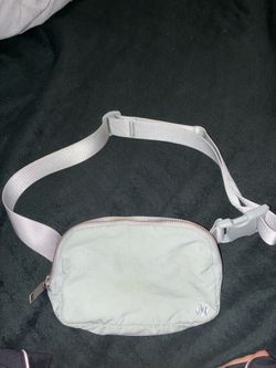 Lululemon fanny pack