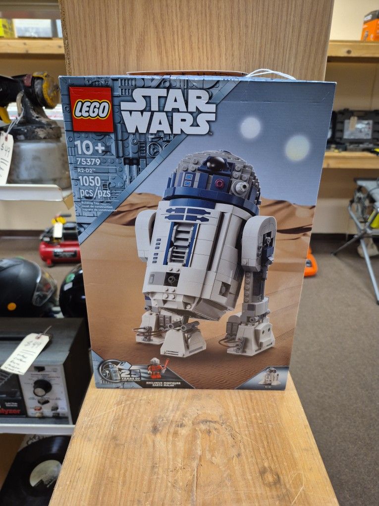 NEW Lego Star Wars R2-D2 Droid 75379