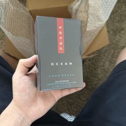 perfumes for men and women