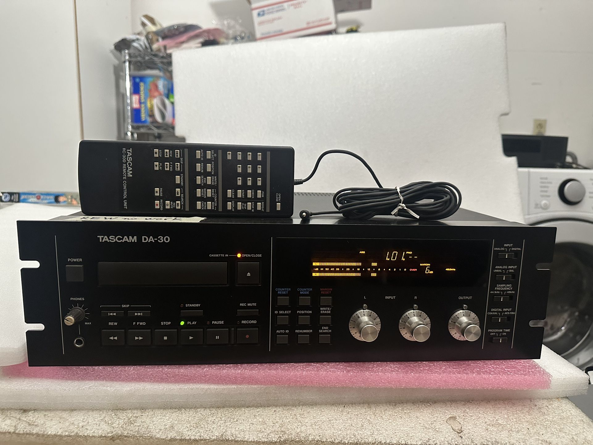 TASCAM DA-30 Professional DAT Recorder/Player with Remote