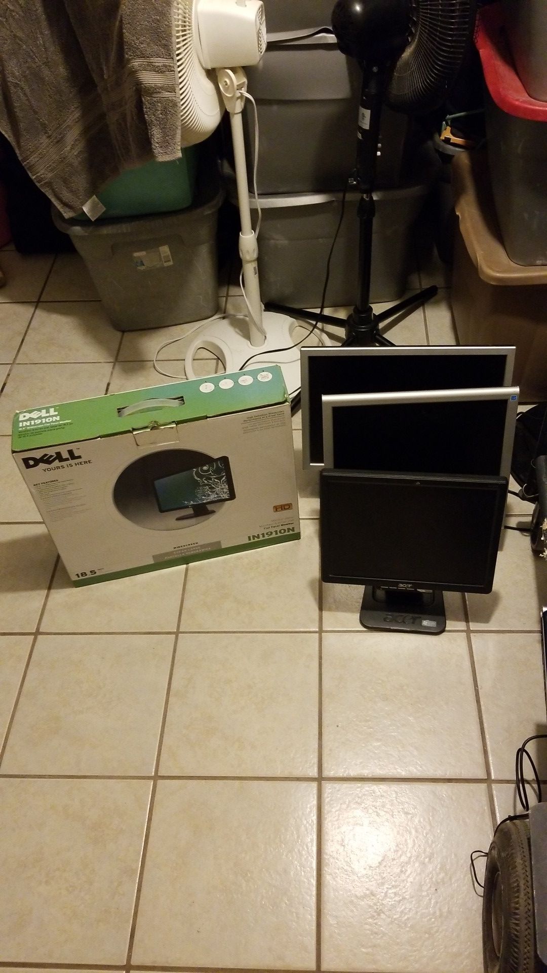 4 computer monitors.