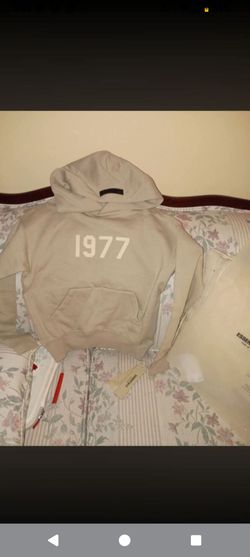 Fear of God Essentials 1977 Hoodie kids size 6/7 brand new with tags and packaging!  Color smoke