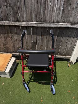 4-wheel rollator walker