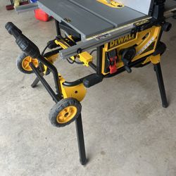 Dewalt Foldable Rolling table saw