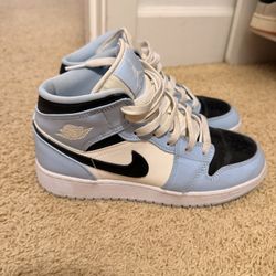 Jordan 1, Size: 6.5 Youth/women’s 8