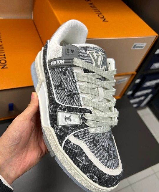 Gray style picture