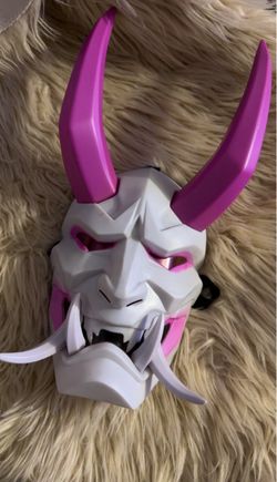 Costume mask