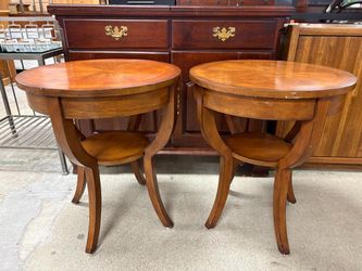 Brown Curved Leg 2-Tier Round End Table (Set of 2)