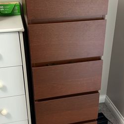 6 Drawer Brown Dresser With Mirror 