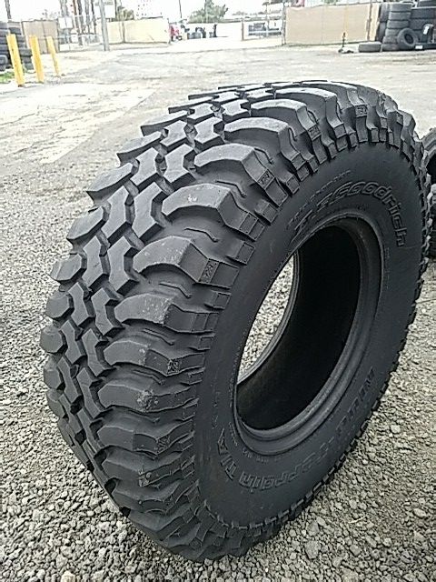 Mud terrain tire size 32x12.50R15