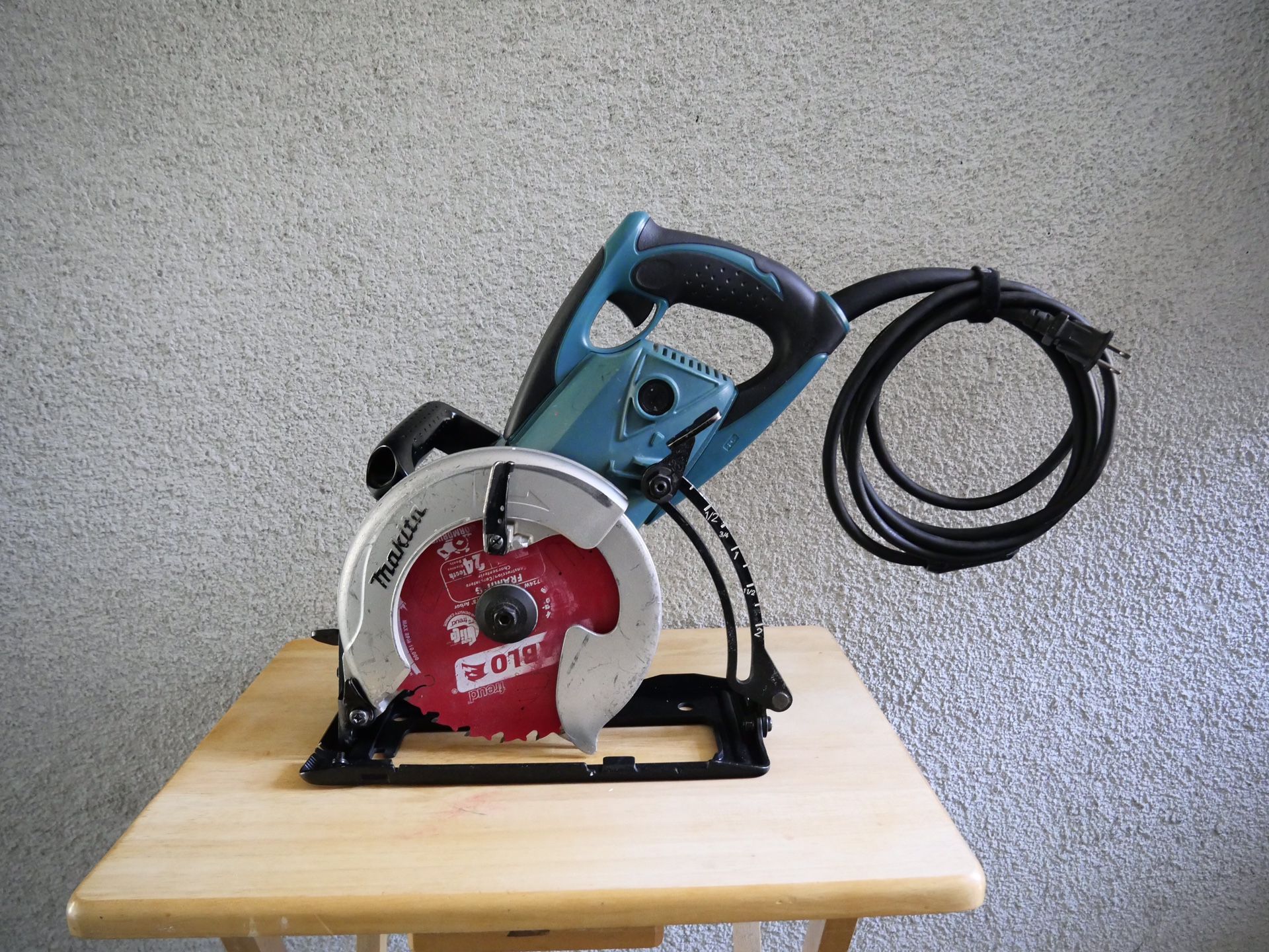 MAKITA 5477NB 7 1/4” HYPOID SAW SKILSAW CIRCULAR SAW - $100.00