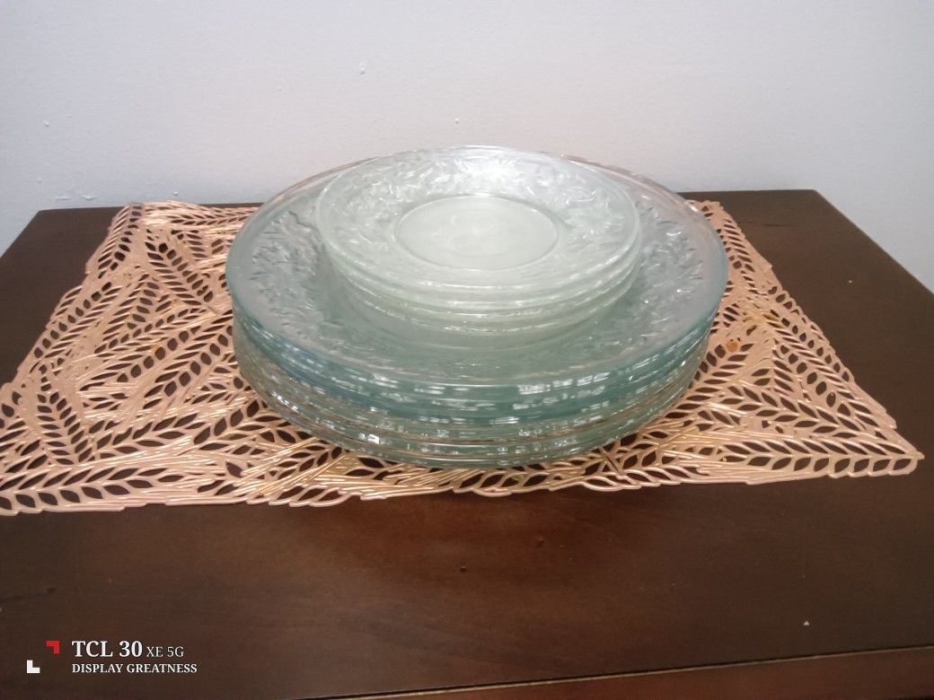 Crystal Set Of Plates 6 Big 4 Small