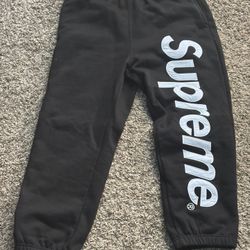 Supreme Sweats 
