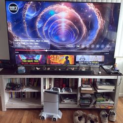 Samsung 70’ TV/w Bluetooth Soundbar And Sub Woofer