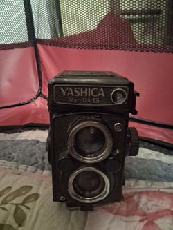 Yashica Mat-124 G TLR Film Camera