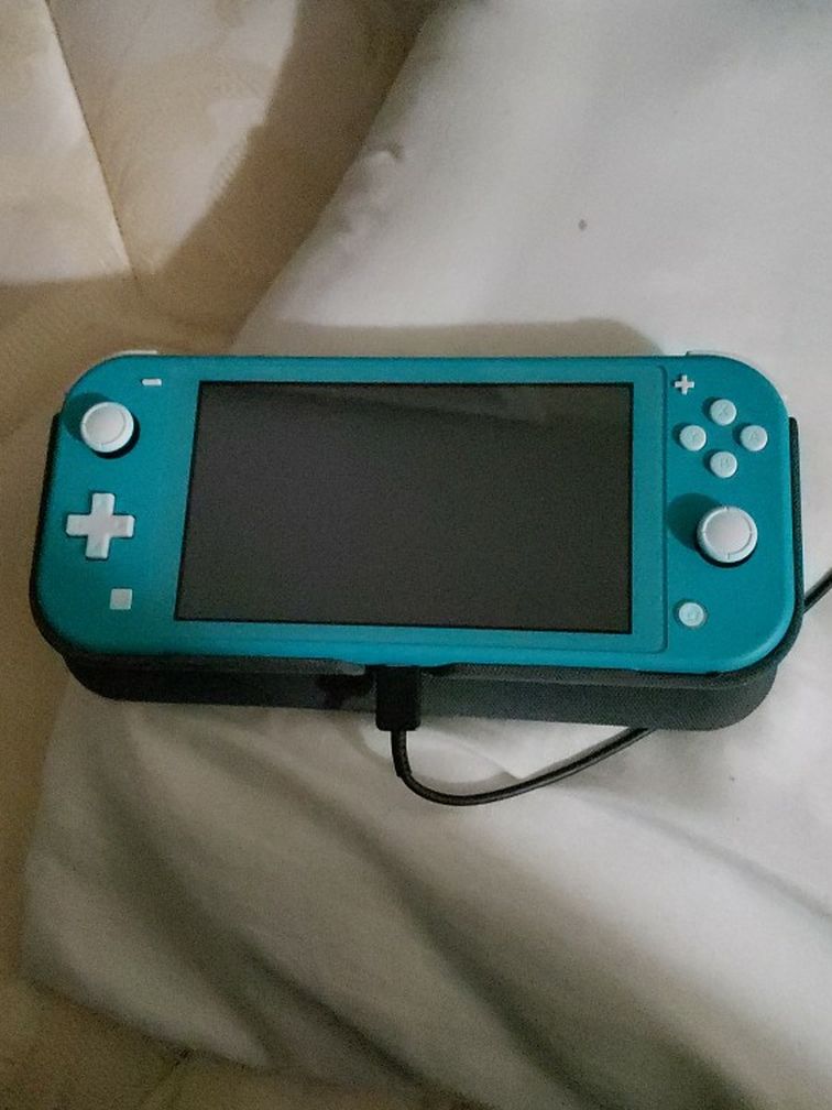 Nintendo Switch Lite (Turquoise) Bundle