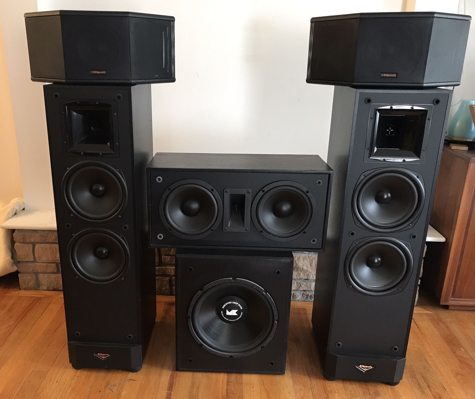 Klipsch surround sound speakers & M&K sub