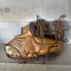 Easton Professional Collection 11.5" Baseball Glove B21 Youth Right Hand Throw