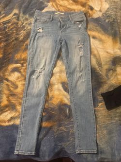 Levis Light Wash Distressed Skinny Jeans