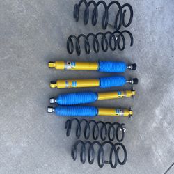  Brand New Shocks And springs Off My 2018 Jeep Only Put 50-miles On Them. 