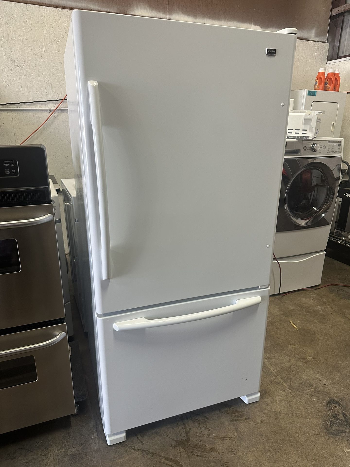 DUPLEX SIZE 22 cu. ft. Bottom Freezer Refrigerator in White with SPILL GUARD Glass Shelves can deliver Retail price $2000