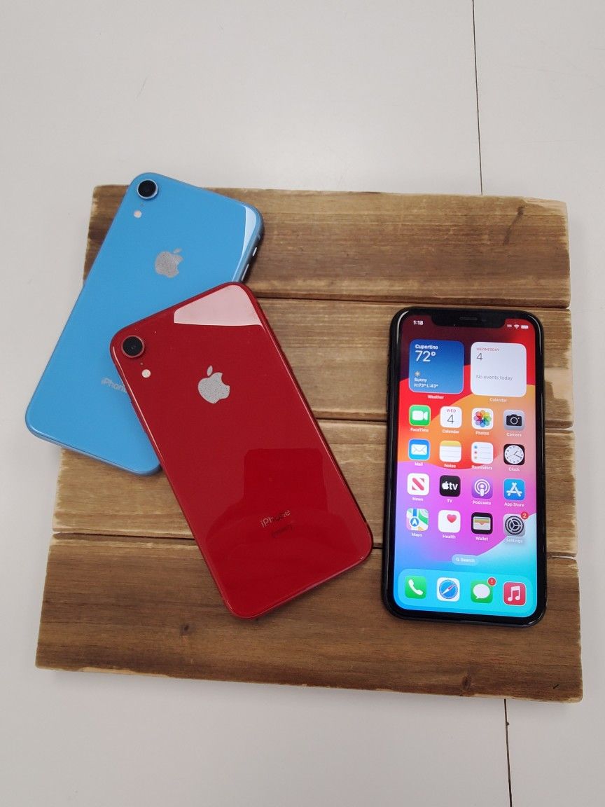 Apple iPhone XR (Unlocked) - Pre Owned