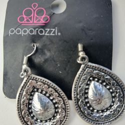 Paparazzi Happy Wife Happy Life Black Earrings