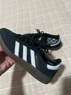 Kids black adidas special size 4.5y