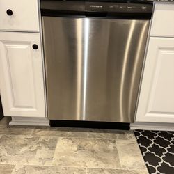 Frigidaire Dishwasher 