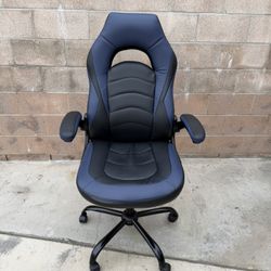 Gaming Chair - Like New 