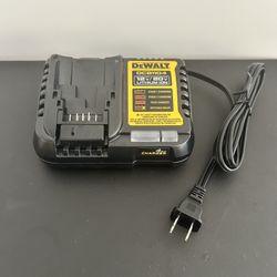 NEW 4amp Dewalt Charger (Model DCB1104)